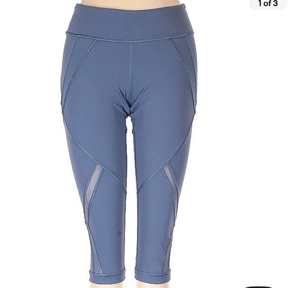 Lululemon Women’s Blue Cropped Legging Size 4 - Picture 1 of 3